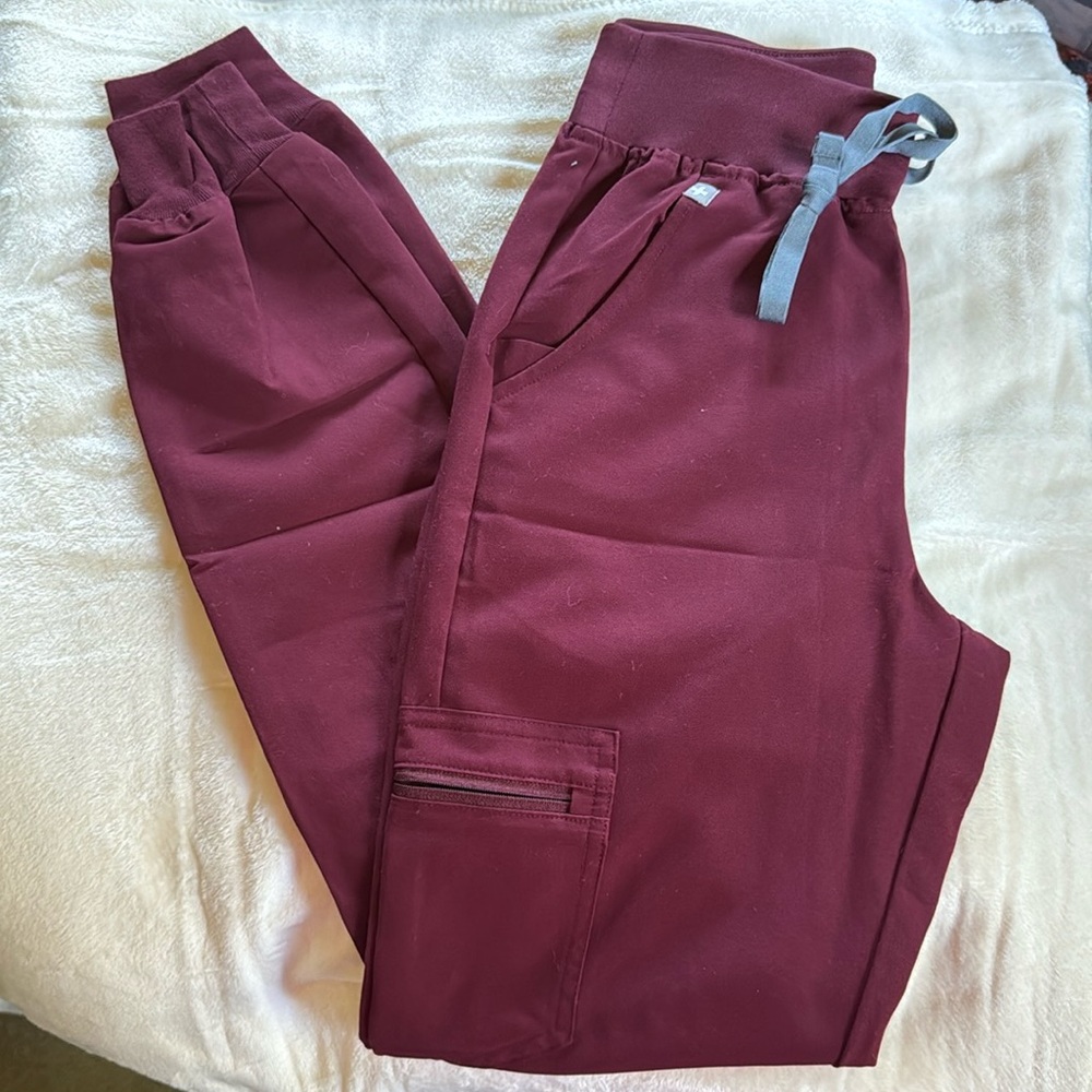 Figs Zamora joggers. High waisted.